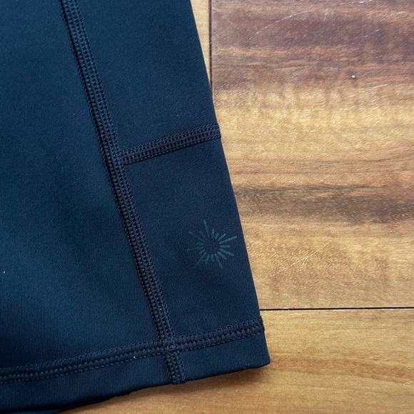 Offline by Aerie Shortie - Picture 4 of 5